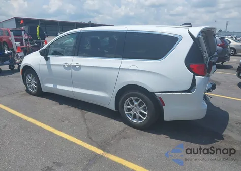 2024 Chrysler Voyager Lx z USA, uszkodzony, nr VIN 2C4RC1CG2RR105994